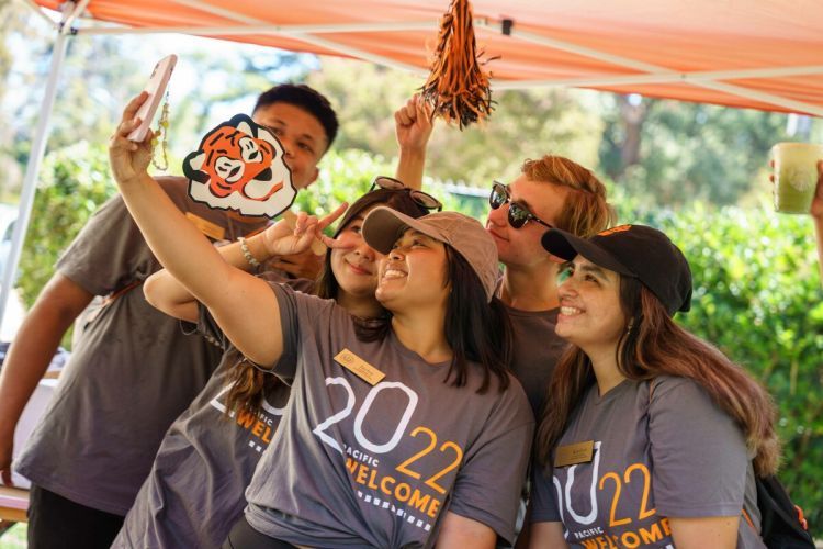 students pose for a photo during Pacific Welcome